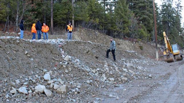 Crew begins removing debris at Slide Ridge; motorists should expect minor delays